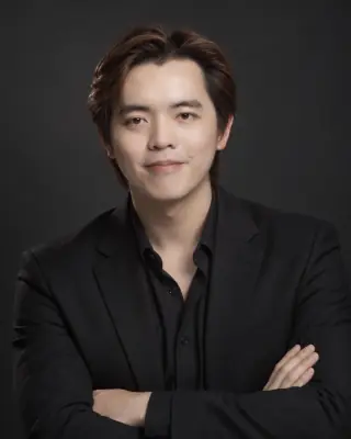 ตัวอย่างภาพ AI: นิตยสารโทนเข้ม
