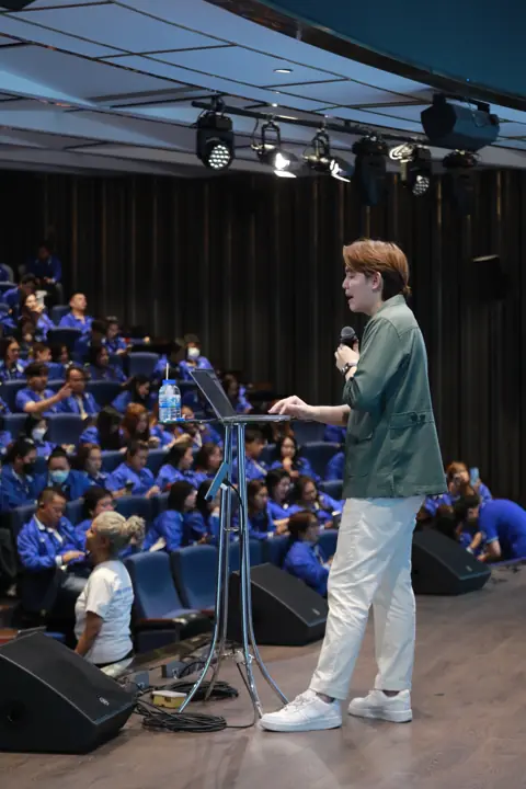 บรรยากาศเวทีและผู้เข้าร่วม TQM Town Hall